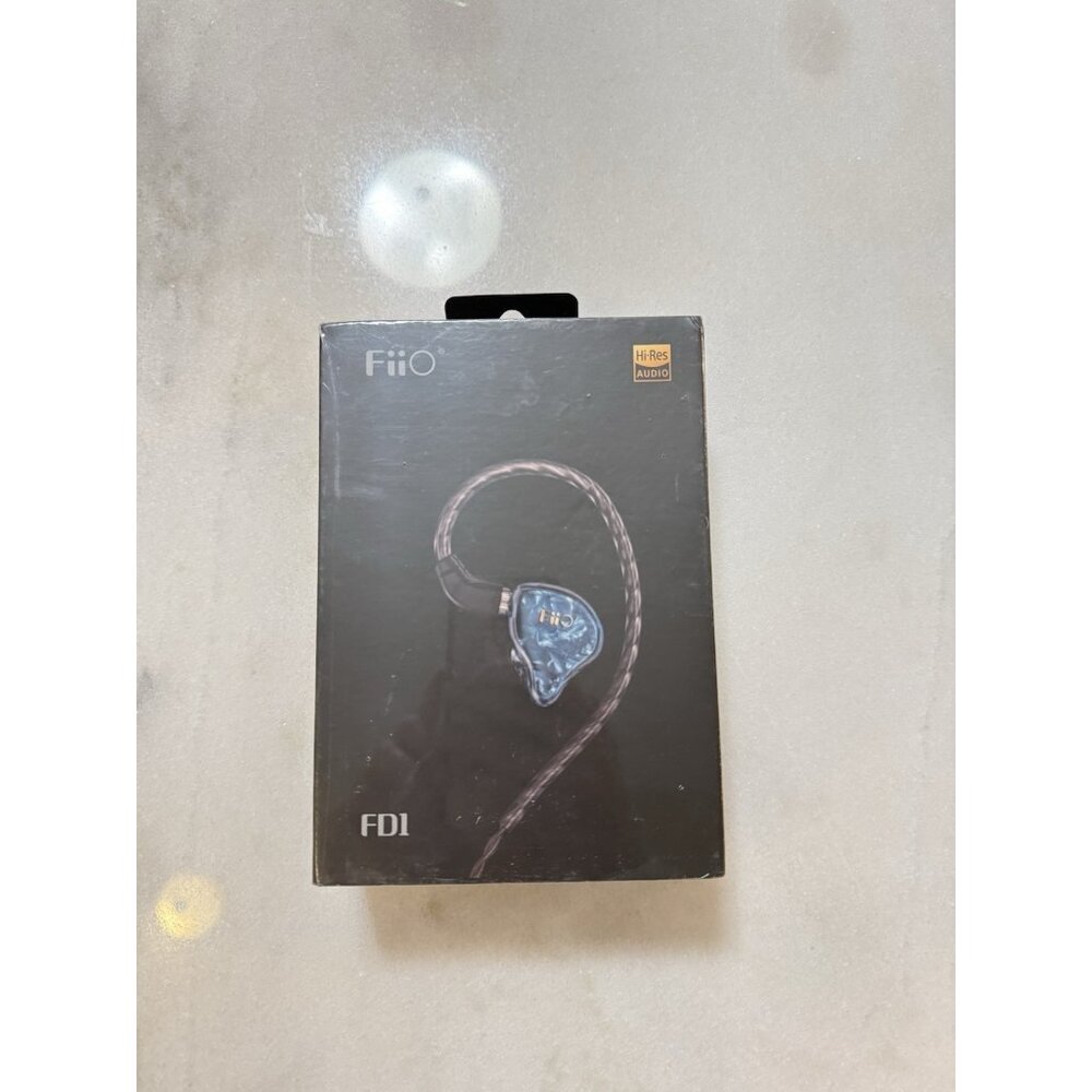 Fiio FD1 Black Dynamic Driver In Ear Earphones With Detachable Cables